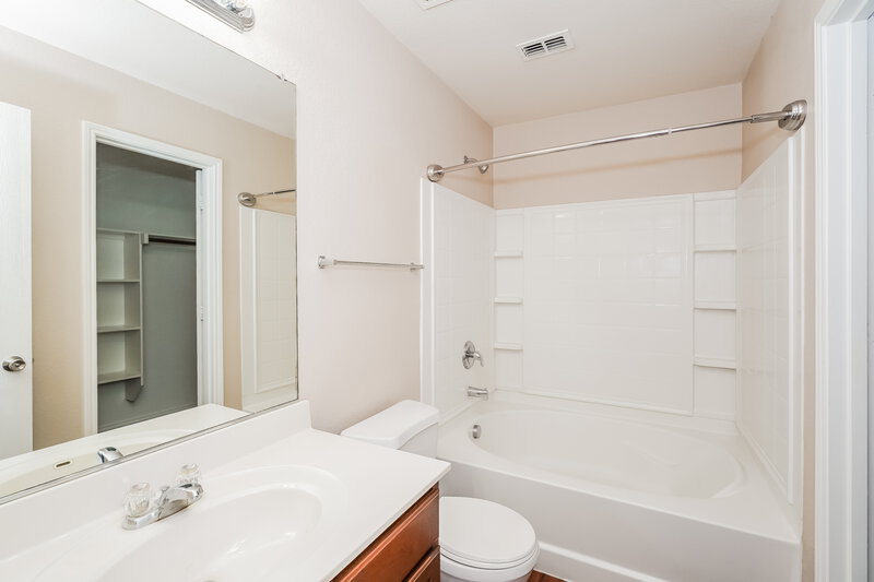1,760/Mo, 801 San Miguel Trl Haslet, TX 76052 Main Bathroom View