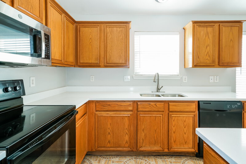 2,335/Mo, 939 Plumeria Dr Arlington, TX 76002 Kitchen View