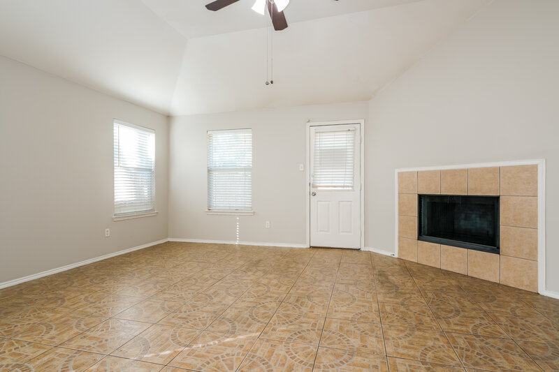2,335/Mo, 939 Plumeria Dr Arlington, TX 76002 Family Room View