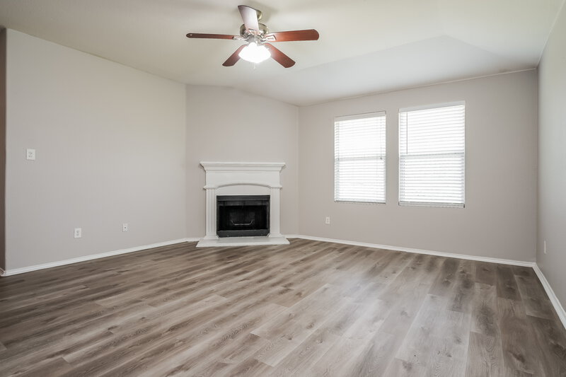 2,750/Mo, 1625 Grassy View Dr Fort Worth, TX 76177 Living Room View 2
