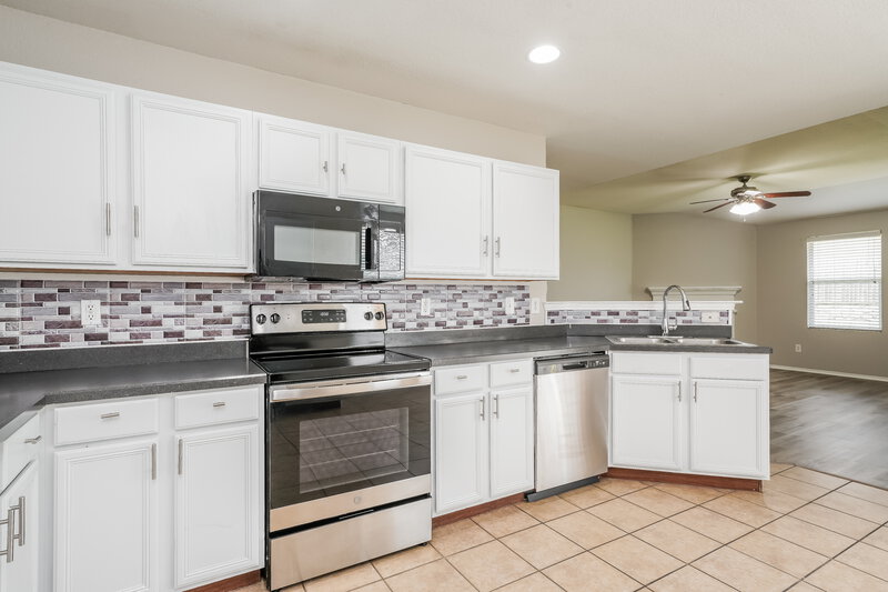 2,750/Mo, 1625 Grassy View Dr Fort Worth, TX 76177 Kitchen View