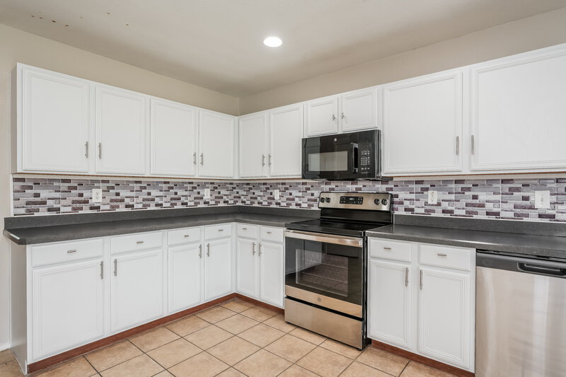 2,750/Mo, 1625 Grassy View Dr Fort Worth, TX 76177 Kitchen View 2