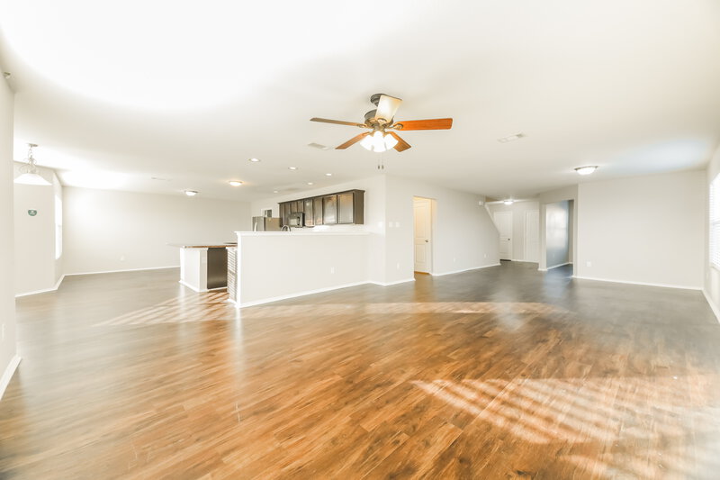 2,815/Mo, 4024 Cane River Rd Fort Worth, TX 76244 Living Room View 2