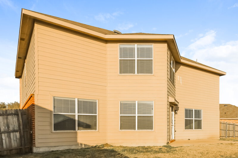 2,815/Mo, 4024 Cane River Rd Fort Worth, TX 76244 Rear View