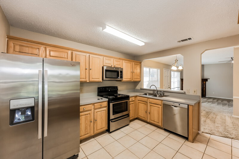 2,075/Mo, 6205 Vista Wood Dr Arlington, TX 76017 Kitchen View 2