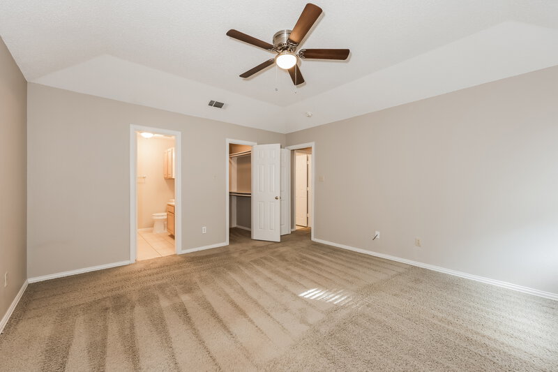 2,075/Mo, 6205 Vista Wood Dr Arlington, TX 76017 Main Bedroom View 2