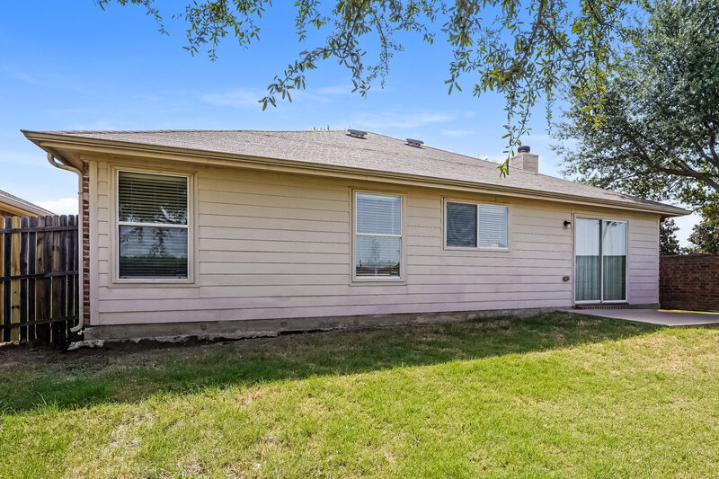 1,730/Mo, 10001 Chrysalis Dr Fort Worth, TX 76131 Rear View