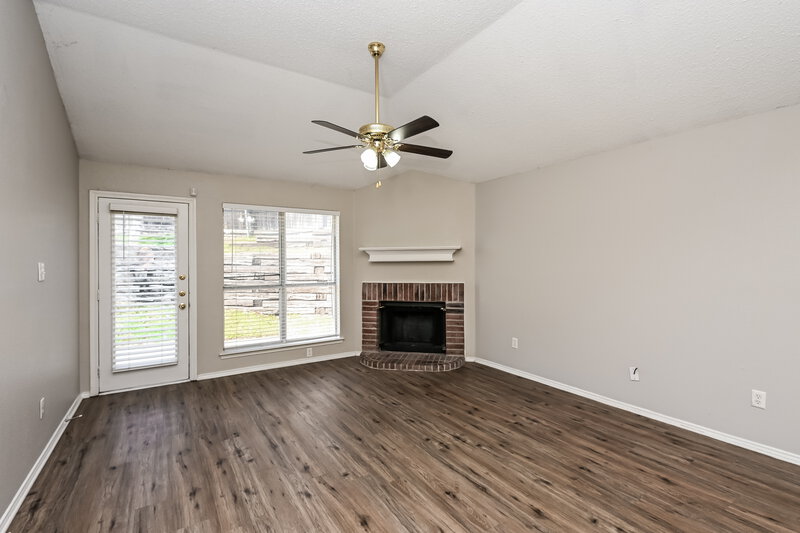 2,070/Mo, 7112 Woodhinge Dr Benbrook, TX 76126 Misc View