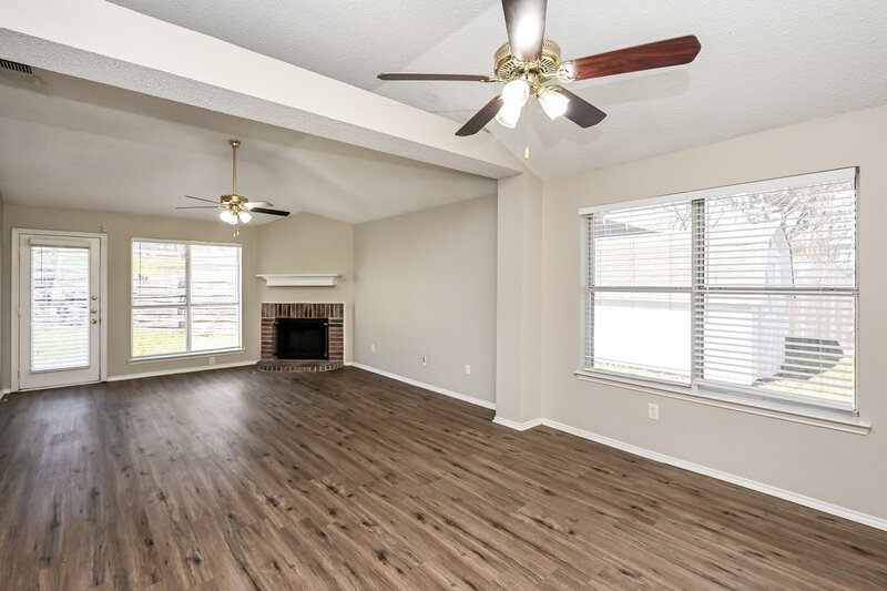 2,070/Mo, 7112 Woodhinge Dr Benbrook, TX 76126 Misc View 2