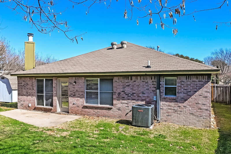 2,070/Mo, 7112 Woodhinge Dr Benbrook, TX 76126 Misc View 14