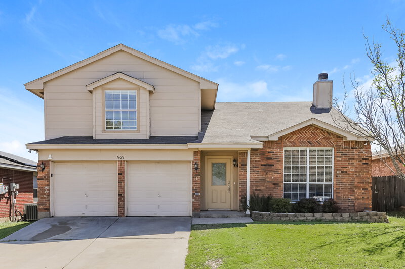 2,080/Mo, 1621 Whispering Cove Trl Fort Worth, TX 76134 External View