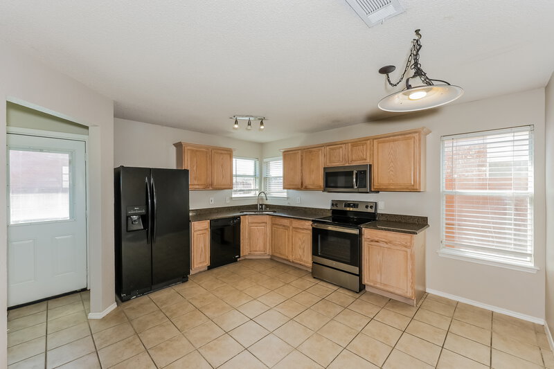 2,080/Mo, 1621 Whispering Cove Trl Fort Worth, TX 76134 Kitchen View