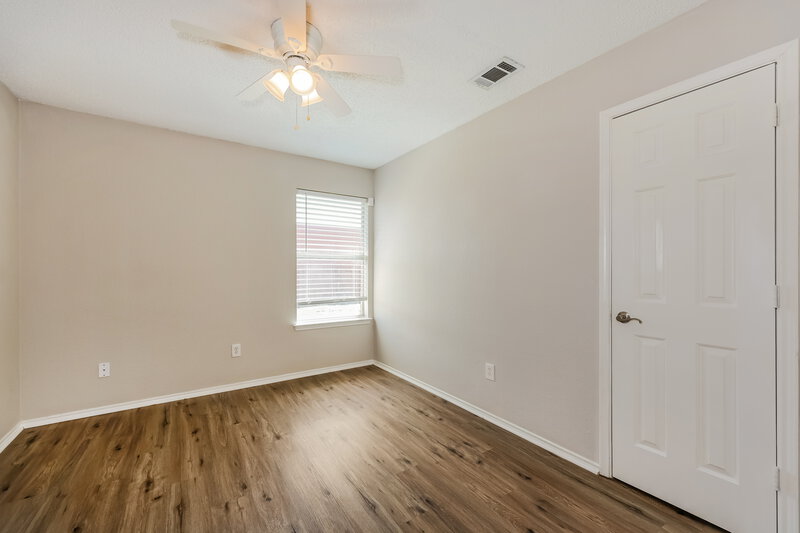 2,080/Mo, 1621 Whispering Cove Trl Fort Worth, TX 76134 Bedroom View