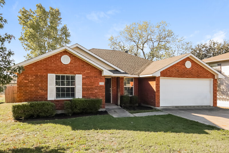 1,785/Mo, 313 E Hazelwood St Princeton, TX 75407 Front View