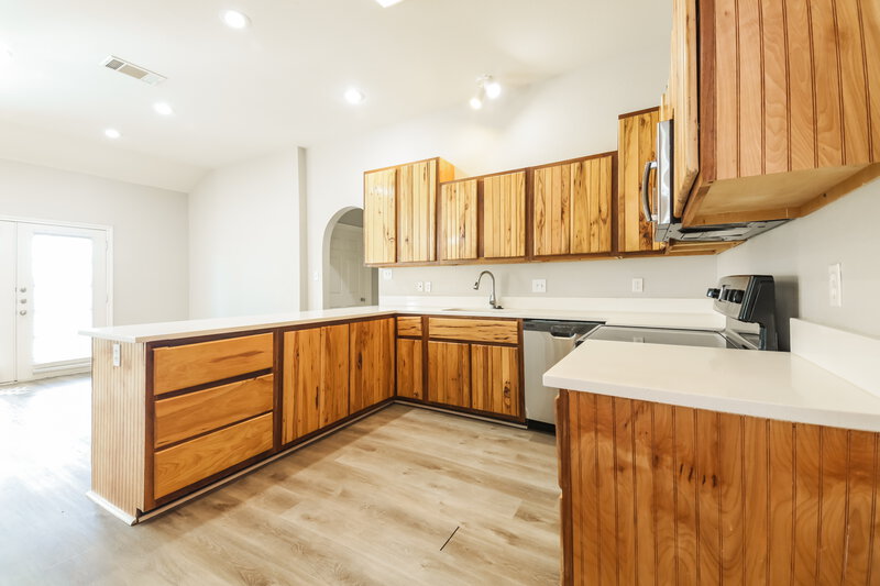 1,785/Mo, 313 E Hazelwood St Princeton, TX 75407 Kitchen View