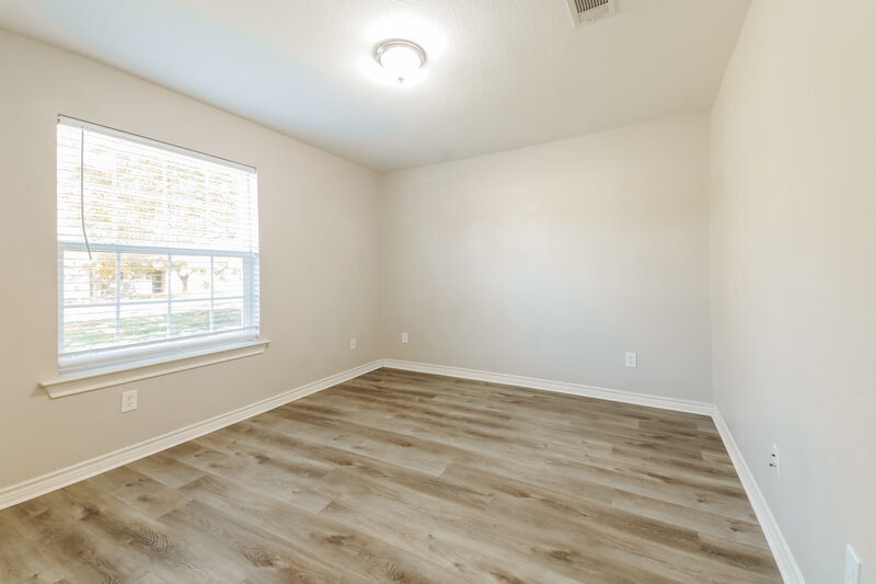1,785/Mo, 313 E Hazelwood St Princeton, TX 75407 Bedroom View 2