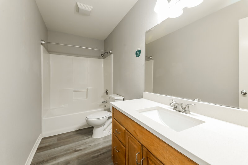 1,785/Mo, 313 E Hazelwood St Princeton, TX 75407 Bathroom View