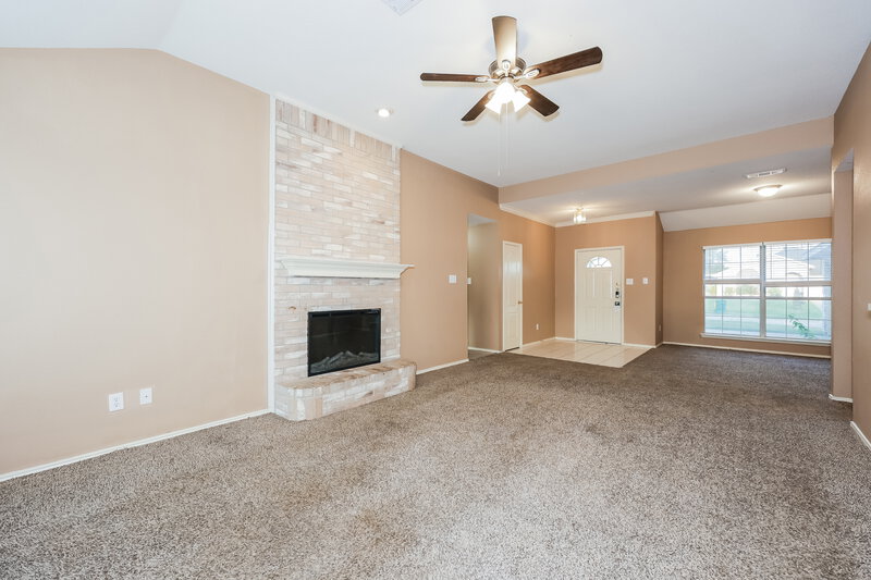 2,175/Mo, 829 Windswept Dr Cedar Hill, TX 75104 Living Room View 2