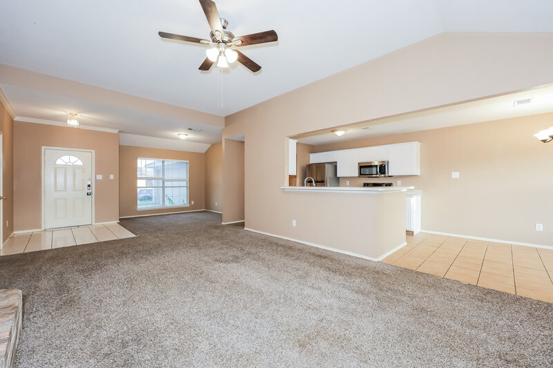 2,175/Mo, 829 Windswept Dr Cedar Hill, TX 75104 Living Room View 3
