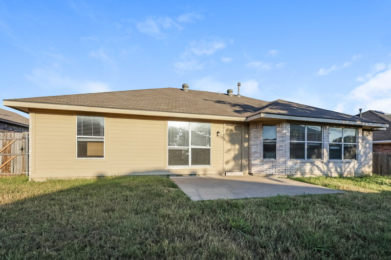 2,175/Mo, 829 Windswept Dr Cedar Hill, TX 75104 Rear View
