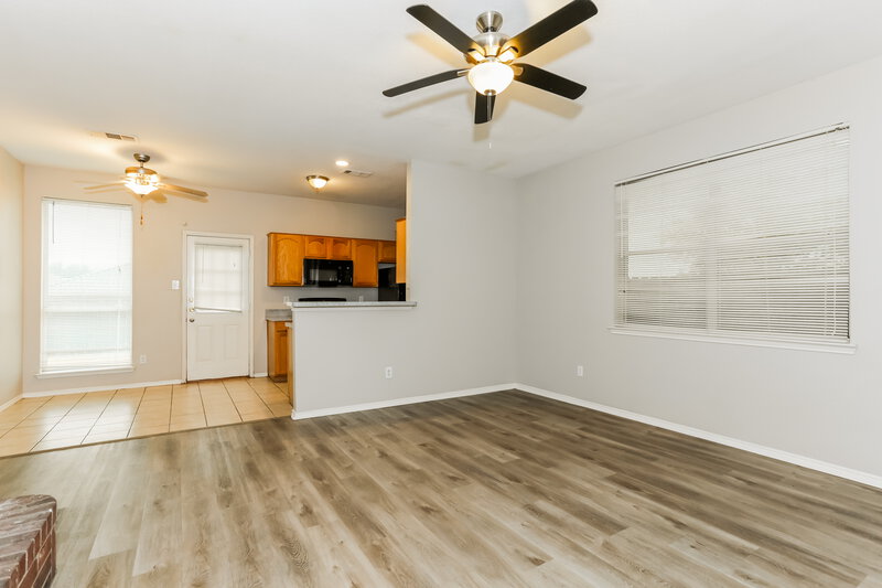 1,705/Mo, 1108 McKavett Dr Fort Worth, TX 76140 Living Room View