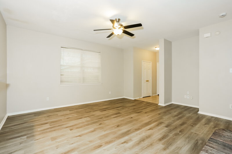 1,705/Mo, 1108 McKavett Dr Fort Worth, TX 76140 Living Room View 3