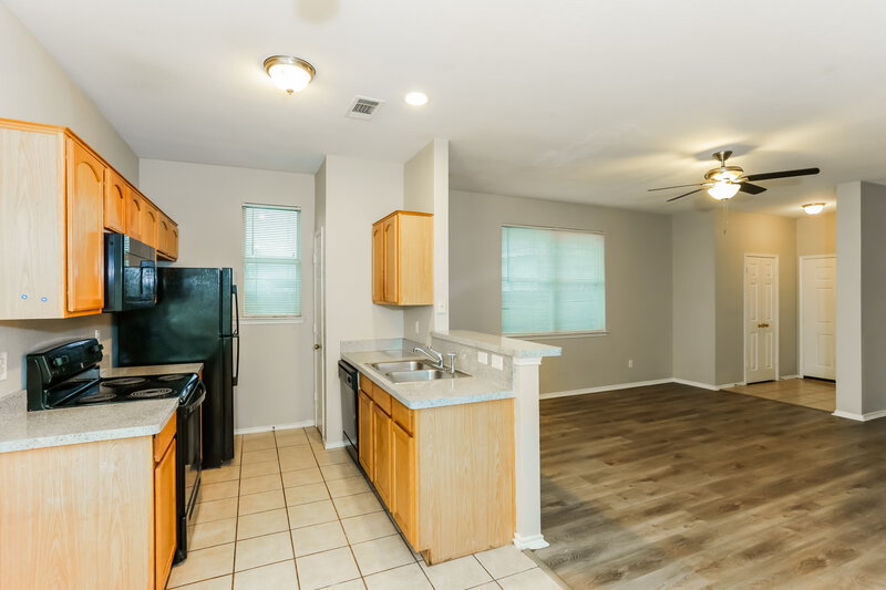 1,705/Mo, 1108 McKavett Dr Fort Worth, TX 76140 Kitchen View