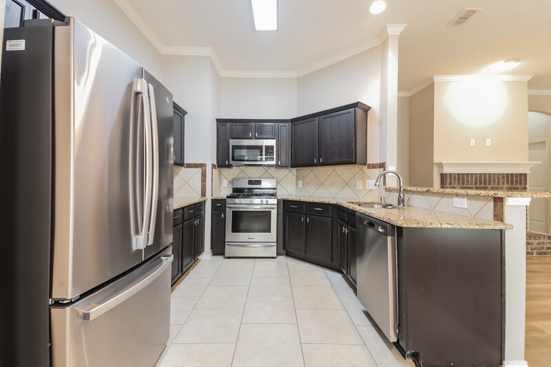 2,165/Mo, 507 Trailblazer Rd Forney, TX 75126 Kitchen View 2