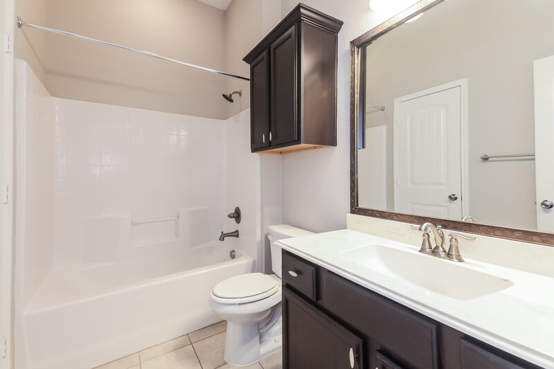 2,165/Mo, 507 Trailblazer Rd Forney, TX 75126 Bathroom View