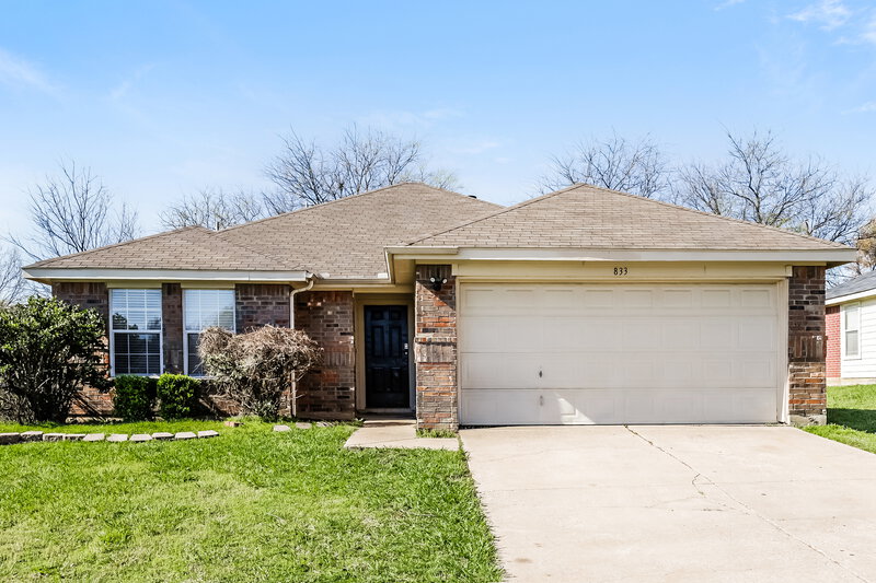 1,905/Mo, 833 Beaver Creek Dr Burleson, TX 76028 External View