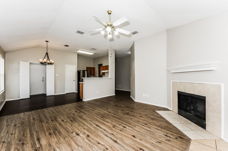 1,905/Mo, 833 Beaver Creek Dr Burleson, TX 76028 Living Room View 2