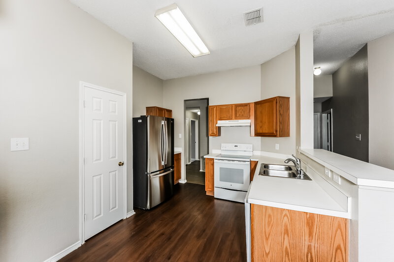 1,905/Mo, 833 Beaver Creek Dr Burleson, TX 76028 Kitchen View