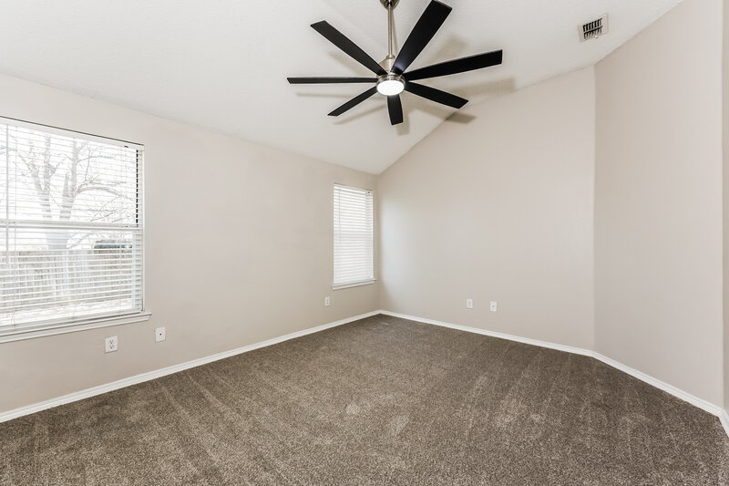1,905/Mo, 833 Beaver Creek Dr Burleson, TX 76028 Main Bedroom View