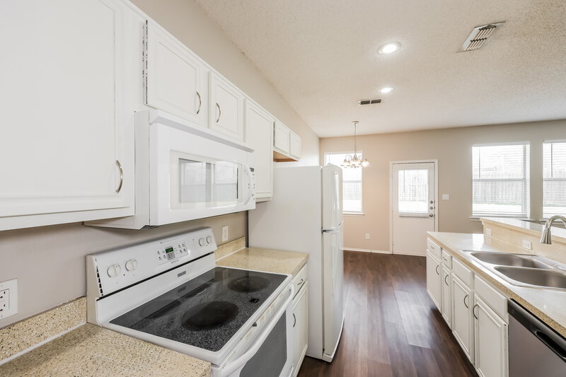 1,825/Mo, 6460 Downeast Dr Fort Worth, TX 76179 Kitchen View 2