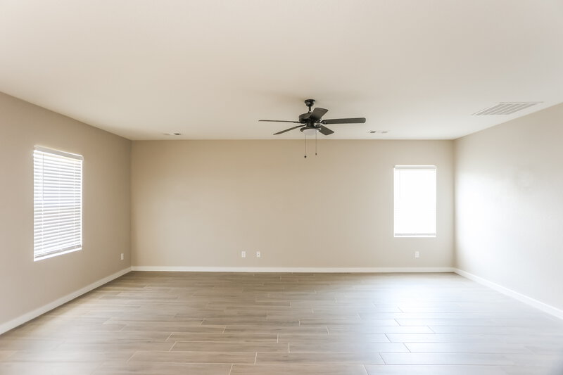 2,625/Mo, 429 Dove Creek Ln Glenn Heights, TX 75154 Living Room View