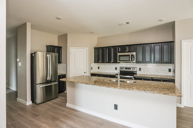 2,625/Mo, 429 Dove Creek Ln Glenn Heights, TX 75154 Kitchen View 2