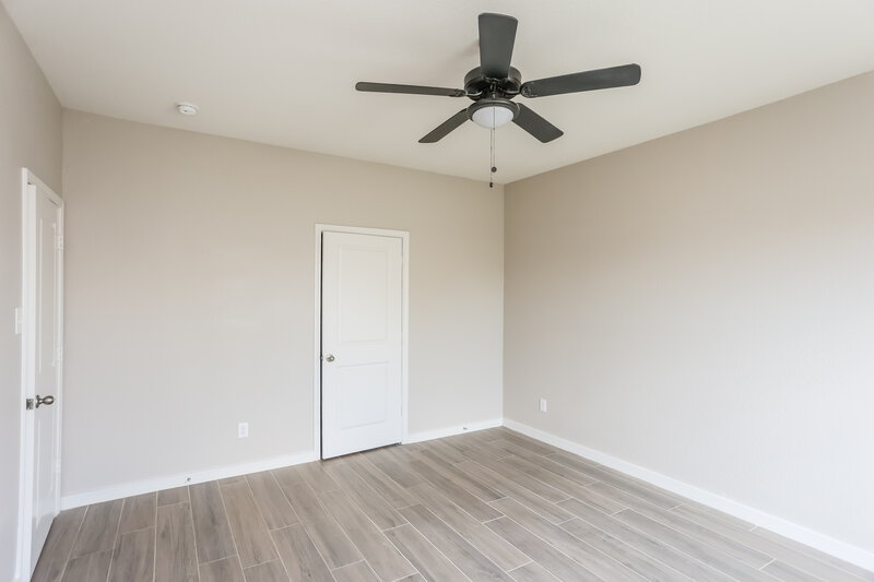 2,625/Mo, 429 Dove Creek Ln Glenn Heights, TX 75154 Main Bedroom View 2