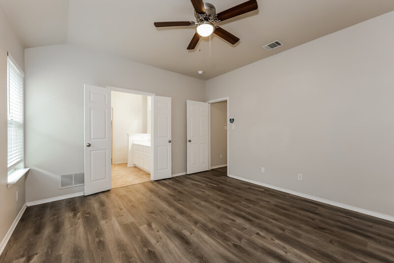 1,770/Mo, 5740 Parkview Hills Ln Fort Worth, TX 76179 Main Bedroom View 2
