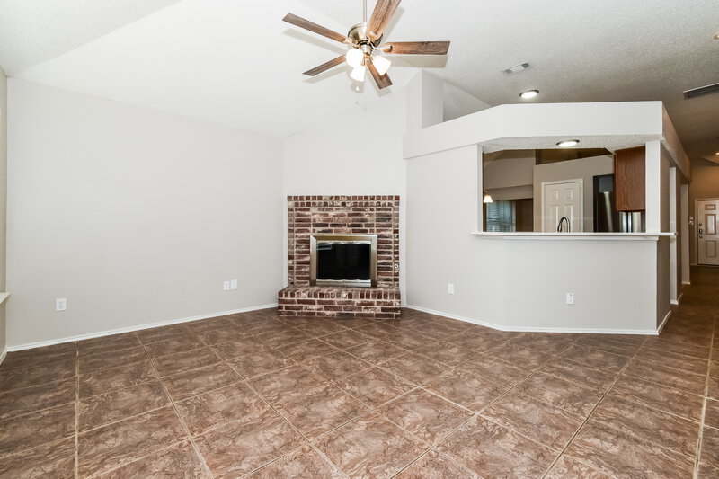 2,510/Mo, 1621 Cool Springs Dr Mesquite, TX 75181 Living Room View 2