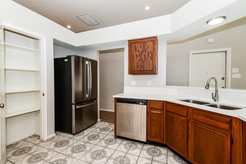2,510/Mo, 1621 Cool Springs Dr Mesquite, TX 75181 Kitchen View