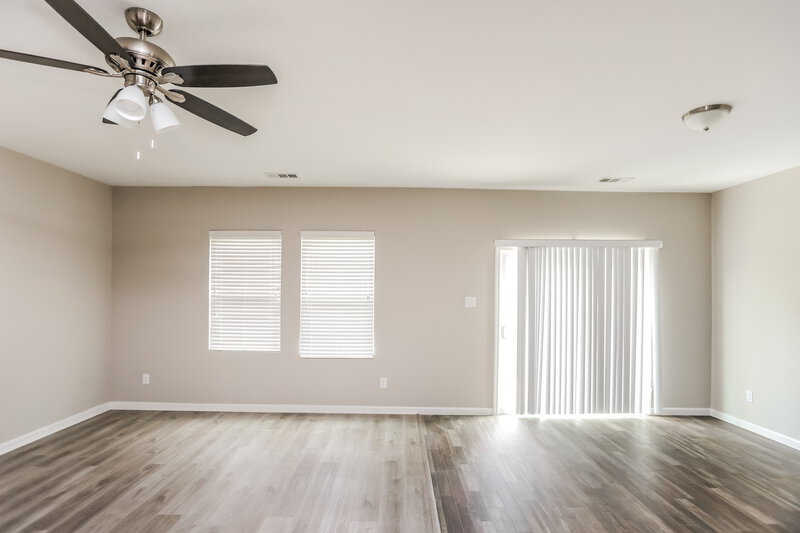 2,560/Mo, 2312 Agate Glenn Heights, TX 75154 Living Room View