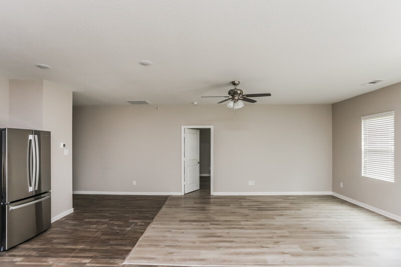 2,560/Mo, 2312 Agate Glenn Heights, TX 75154 Living Room View 2
