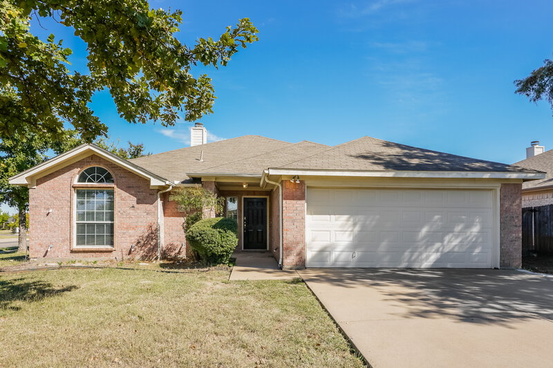 2,060/Mo, 501 Thistle Meade Cir Burleson, TX 76028 External View