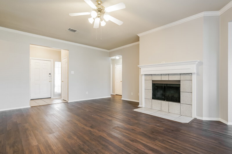 2,060/Mo, 501 Thistle Meade Cir Burleson, TX 76028 Living Room View 2