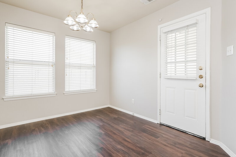 2,060/Mo, 501 Thistle Meade Cir Burleson, TX 76028 Dining Room View