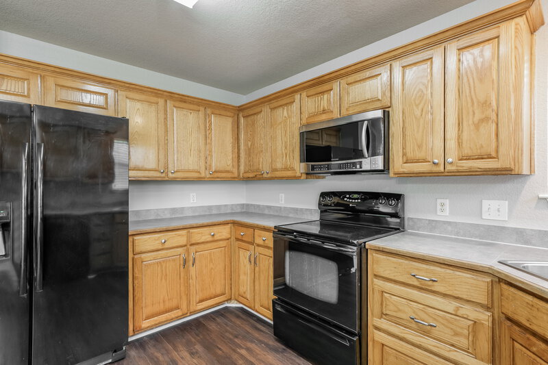 2,060/Mo, 501 Thistle Meade Cir Burleson, TX 76028 Kitchen View 2