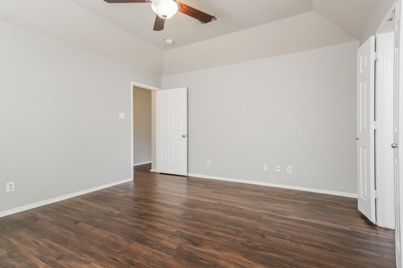 2,060/Mo, 501 Thistle Meade Cir Burleson, TX 76028 Main Bedroom View 2