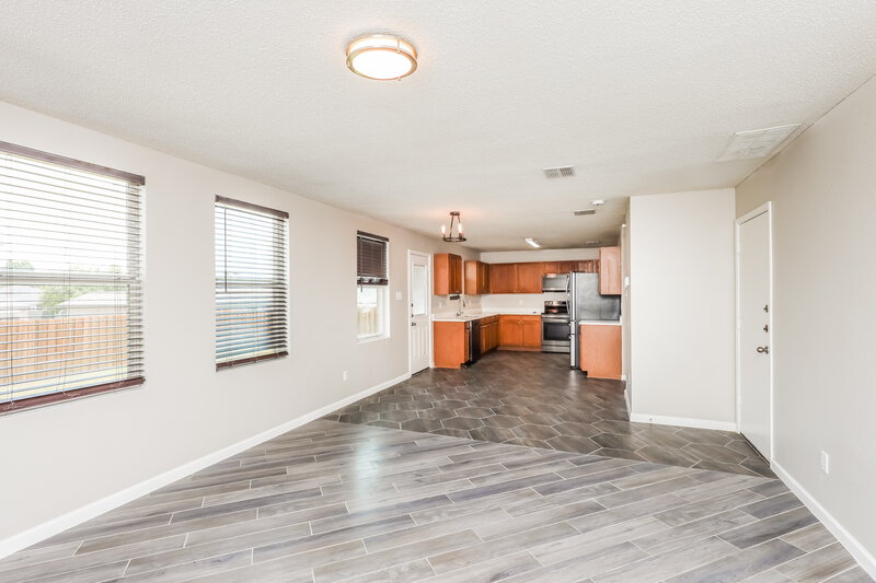 2,320/Mo, 1222 Wisdom Dr Cedar Hill, TX 75104 Living Room View 2