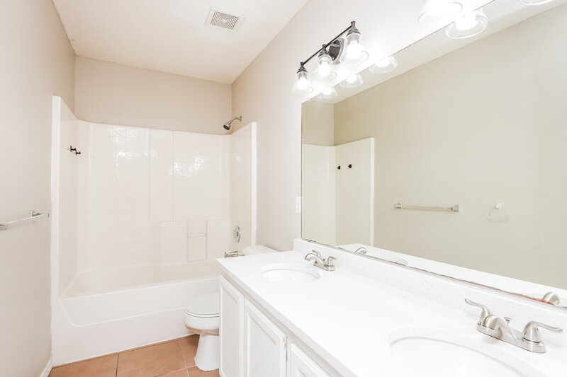 2,320/Mo, 1222 Wisdom Dr Cedar Hill, TX 75104 Main Bathroom View