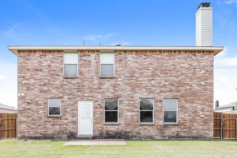 2,320/Mo, 1222 Wisdom Dr Cedar Hill, TX 75104 Rear View